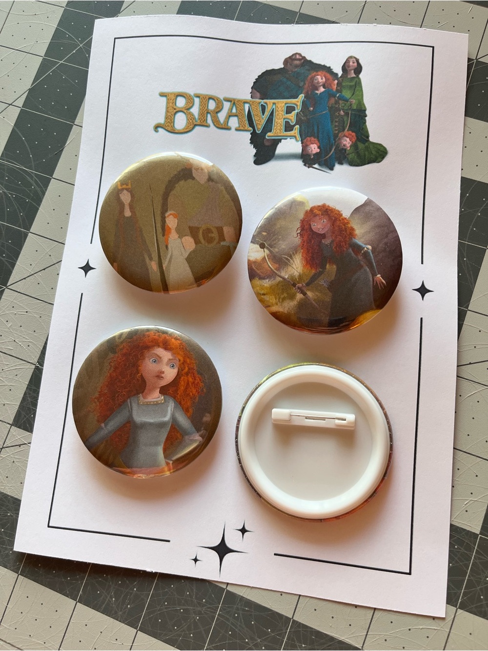 Brave Button Set - Picture 2 of 3